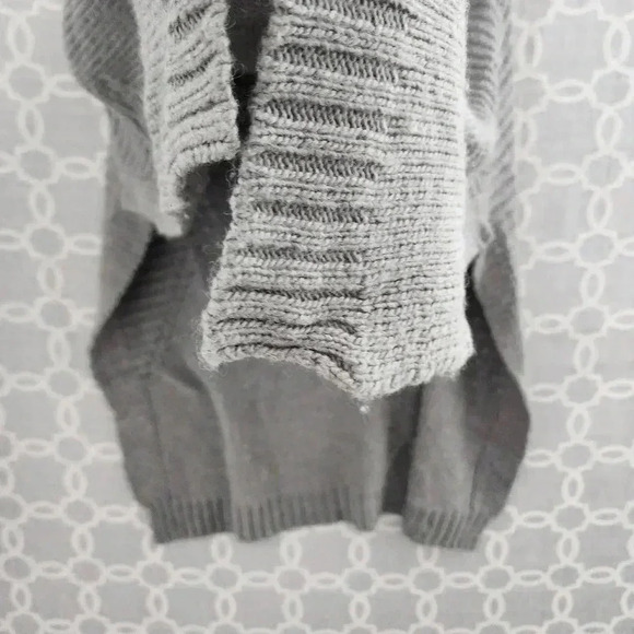Made Wool Blend Women's Small Cowl Neck Sweater Poncho Gray - Picture 4 of 9